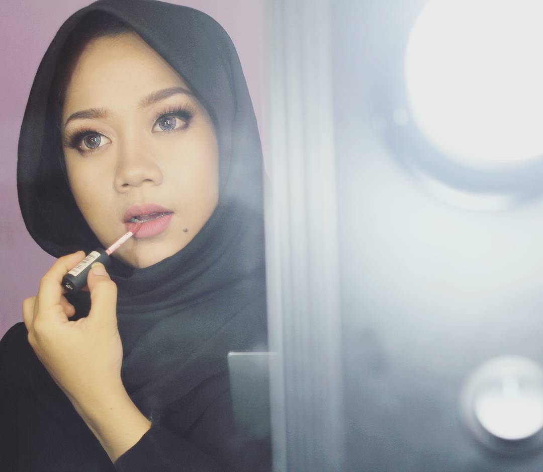 Belajar Make Up dari Hijaber Muda Cheryl Raissa