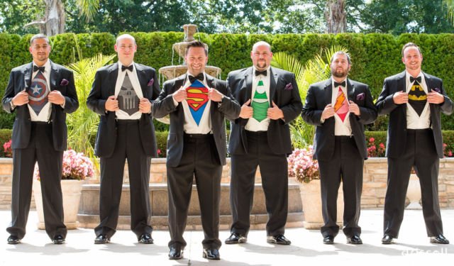 Kerap Terlupakan, 20 Pose Foto Groomsmen Ini Layak Tiru. Pendamping Cowok Juga Bisa Tampil Seru