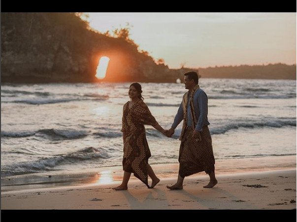 Membahas A-Z Pre-Wedding Kahiyang dan Bobby. Penasaran 'Kan Kenapa Bisa Cucok Meong Begini?