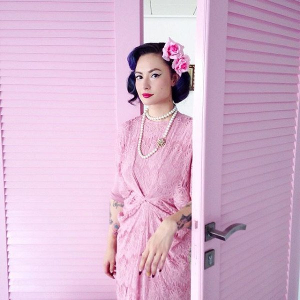 Style Unik Pin Up Girl Tahun 50-an Ala Claudia Adinda. Melihat Fotonya Serasa Memutar Mesin Waktu!