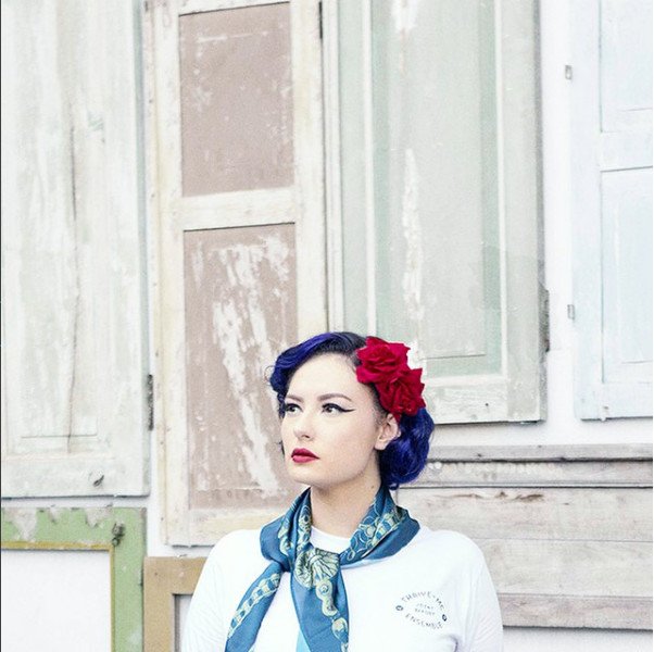 Style Unik Pin Up Girl Tahun 50-an Ala Claudia Adinda. Melihat Fotonya Serasa Memutar Mesin Waktu!