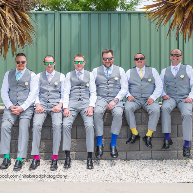 Kerap Terlupakan, 20 Pose Foto Groomsmen Ini Layak Tiru. Pendamping Cowok Juga Bisa Tampil Seru