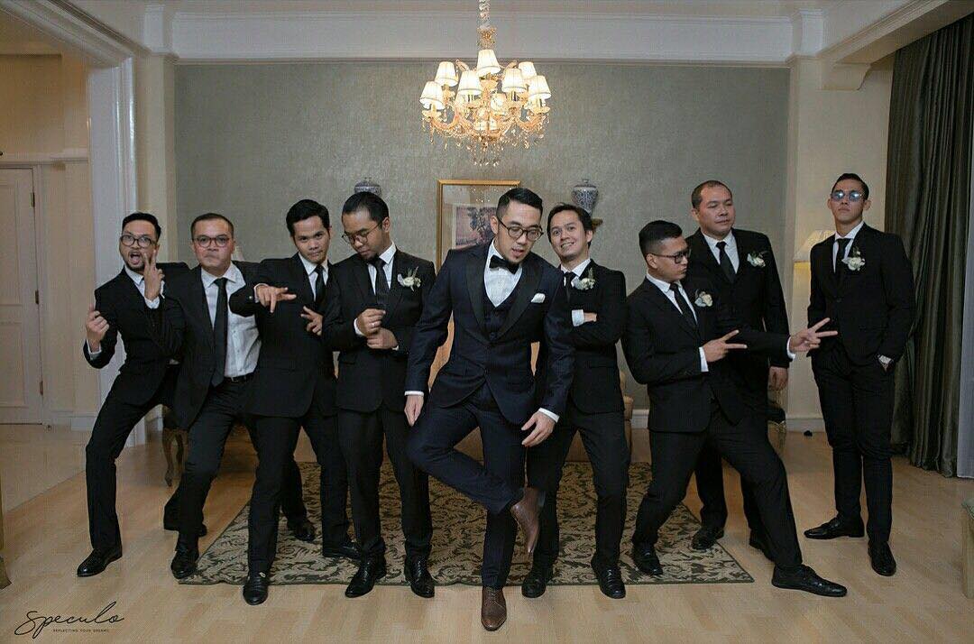 Kerap Terlupakan, 20 Pose Foto Groomsmen Ini Layak Tiru. Pendamping Cowok Juga Bisa Tampil Seru