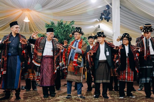 Puncak Pesta Pernikahan Kahiyang-Bobby di Medan Angkat Kekayaan Budaya Nusantara. Sungguh Meriah!