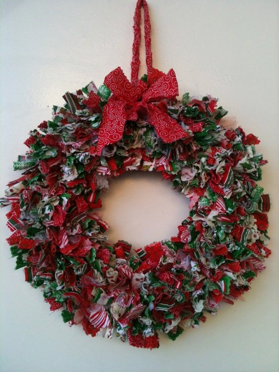 Inspirasi DIY Christmas Wreath Unik nan Cantik Menggunakan Bahan Daur Ulang. Bikin di Rumah Yuk!