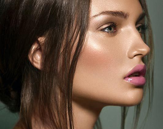 5 Make Up untuk Tampilan Dewy Look