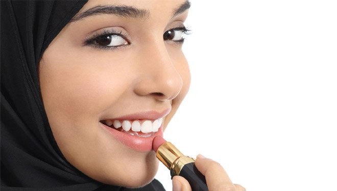 Tips Makeup Essensial Buat Mahasiswa