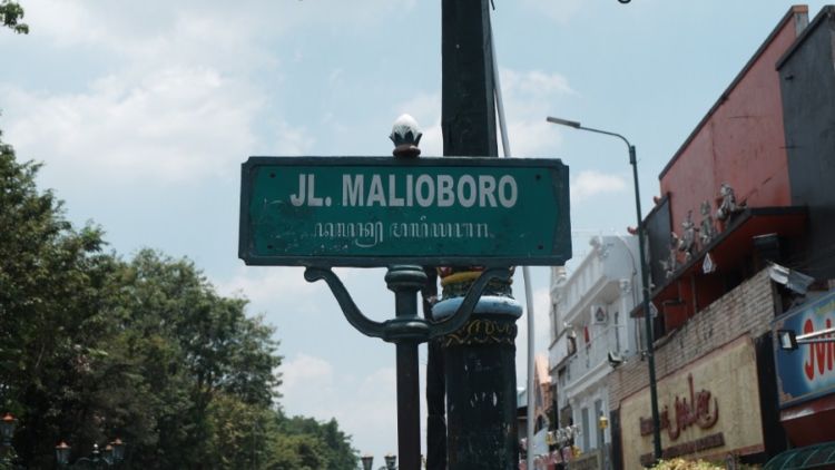 Hujan dan Sepotong Kenangan Di Malioboro