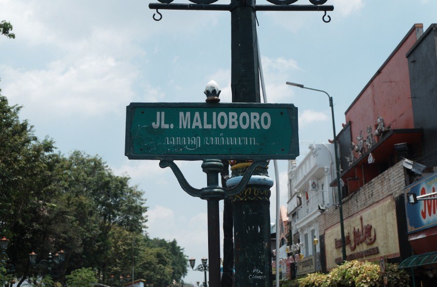 Hujan dan Sepotong Kenangan Di Malioboro