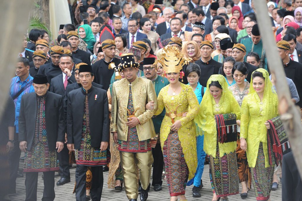 Puncak Pesta Pernikahan Kahiyang-Bobby di Medan Angkat Kekayaan Budaya Nusantara. Sungguh Meriah!