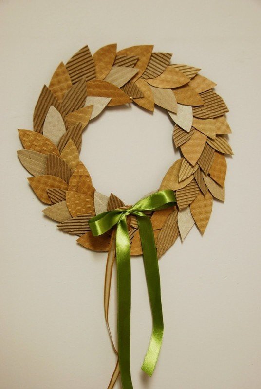 Inspirasi DIY Christmas Wreath Unik nan Cantik Menggunakan Bahan Daur Ulang. Bikin di Rumah Yuk!