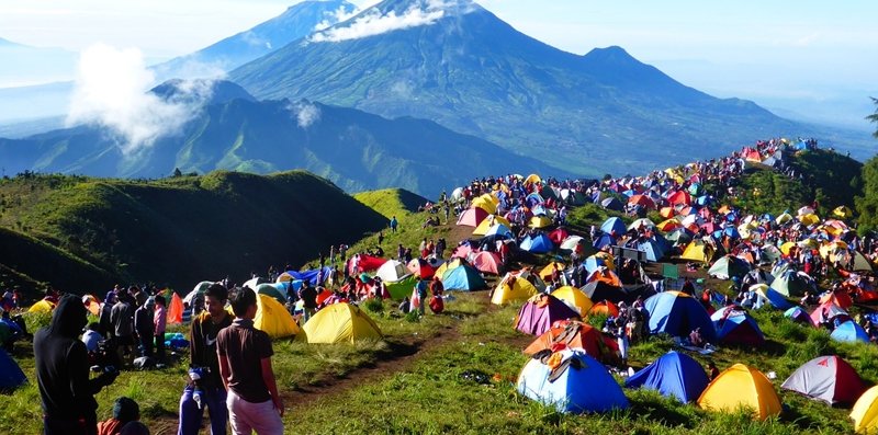 Kamu Suka Melihat Mata Hari Terbit dari Puncak Gunung? Berikut 9 Aturan Mendaki Gunung (yang Tidak Tertulis)