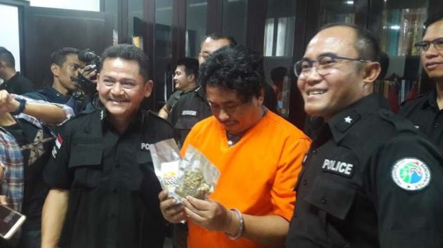 Polisi Ringkus Sindikat Penjualan Snack Jamur dari Kotoran Sapi. Cari Duit Gini Amat?!