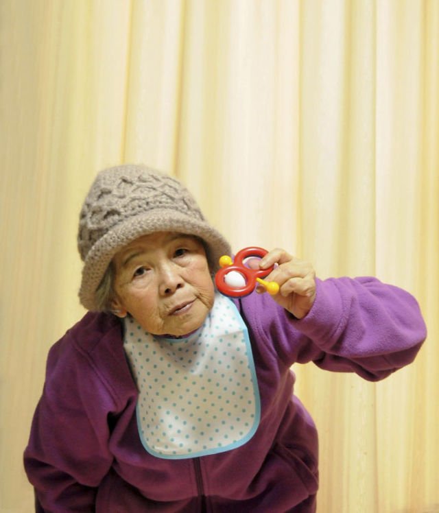 Nenek 88 Tahun Hobi Foto Unik Setelah Dapat Kamera dari Anaknya. Hasil Jepretannya Gemesin Banget