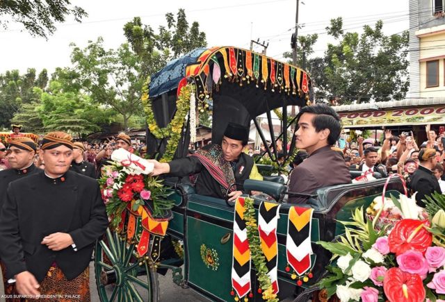 Puncak Pesta Pernikahan Kahiyang-Bobby di Medan Angkat Kekayaan Budaya Nusantara. Sungguh Meriah!