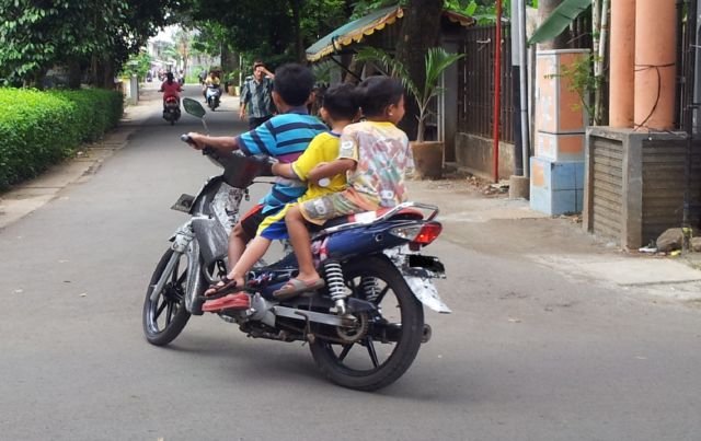 Mengendarai motor dibawah umur