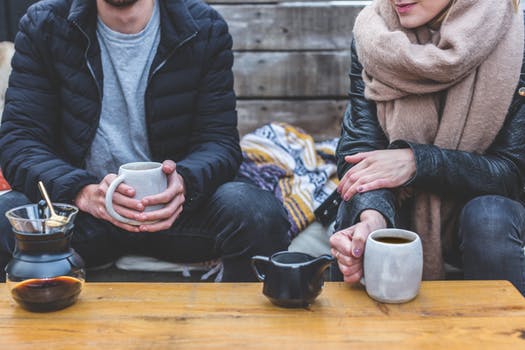 6 Hal yang Harus Dipertahankan dalam Hubungan, Meski Kamu dan Dia Sibuk Nggak Keruan