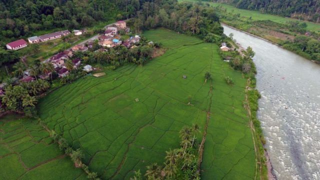 Bersore Hari Di Tepi Sungai Lematang