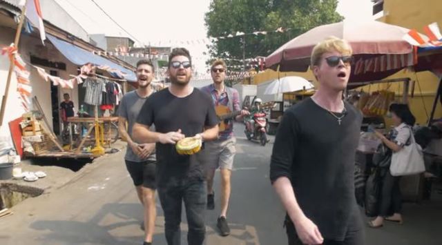 Kodaline Kejutkan Warganet dengan Rilis Video Baru. Pasti Kamu Juga Nggak Asing Sama Latar Tempatnya