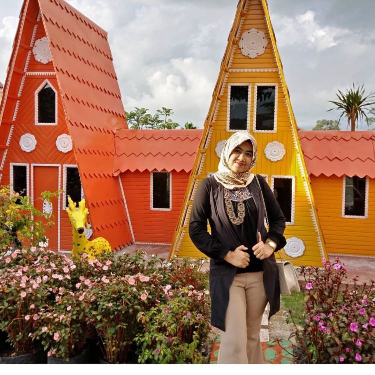 Green House Lezatta, Destinasi Kekinian dan Warna-warni yang Bikin Enggan Pulang!