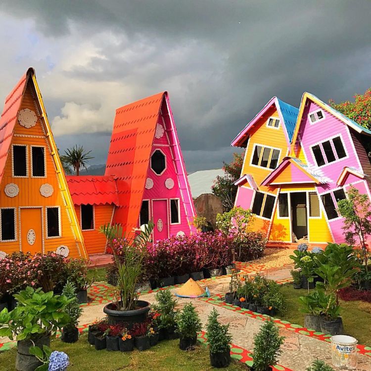 Green House Lezatta, Destinasi Kekinian dan Warna-warni yang Bikin Enggan Pulang!