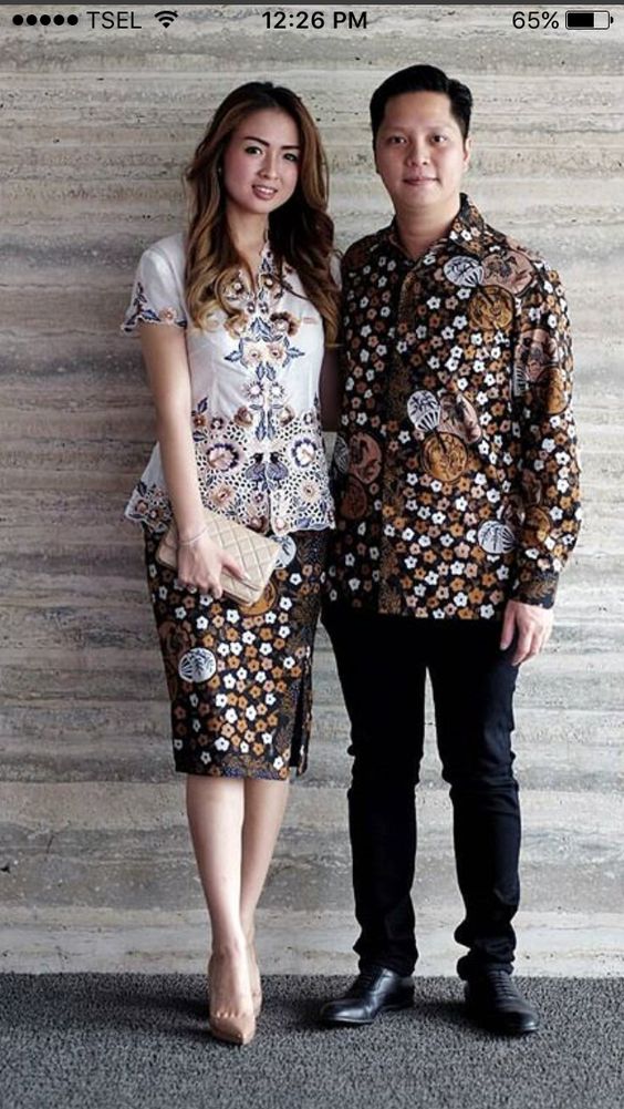 11 Inspirasi Model Batik Sarimbit untuk Lamaran Biar 