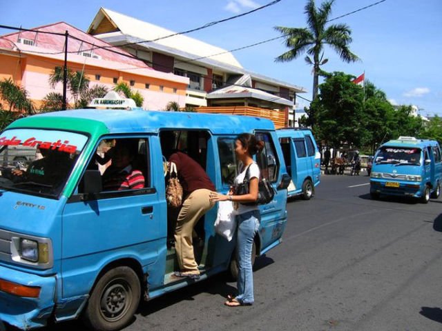 Bangku Angkot Bakal Dirombak dan Hadap Depan Semua. Jadi Makin Nyaman atau Justru Sulit Dibayangkan?