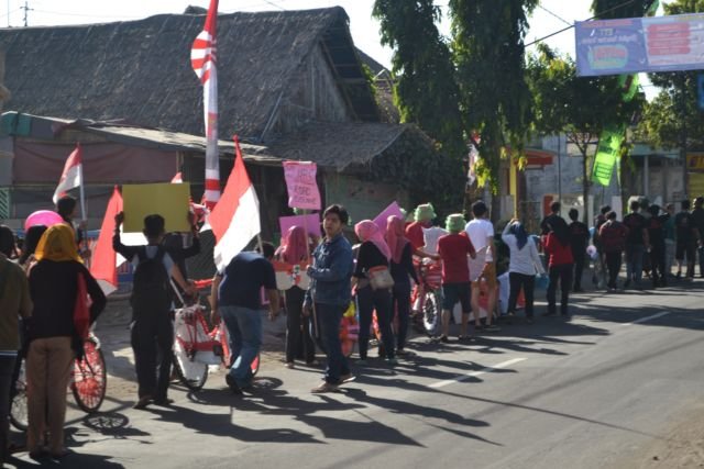 Ribuan Siswa mengikuti pawai 17 agustus