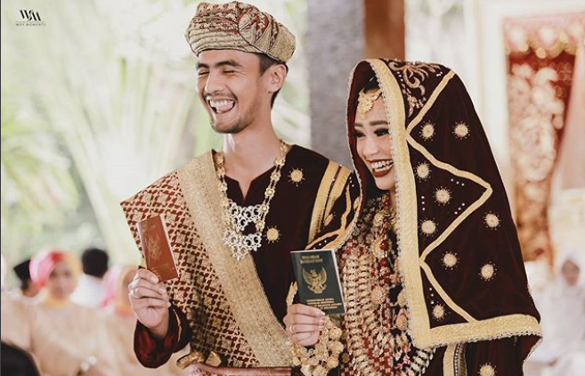 5 Trik Move-On Super Kilat Usai Ditinggal Nikah Mantan. Persetan Sama Kenangan!