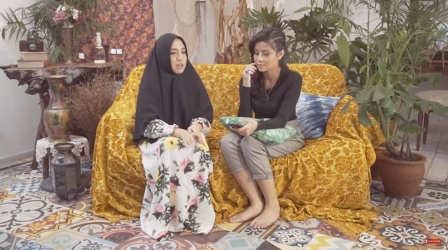 Baru Kali Ini Warganet Puji Awkarin Setelah Bikin Talkshow Bareng Salmafina. Saatnya Berhijrah Juga?