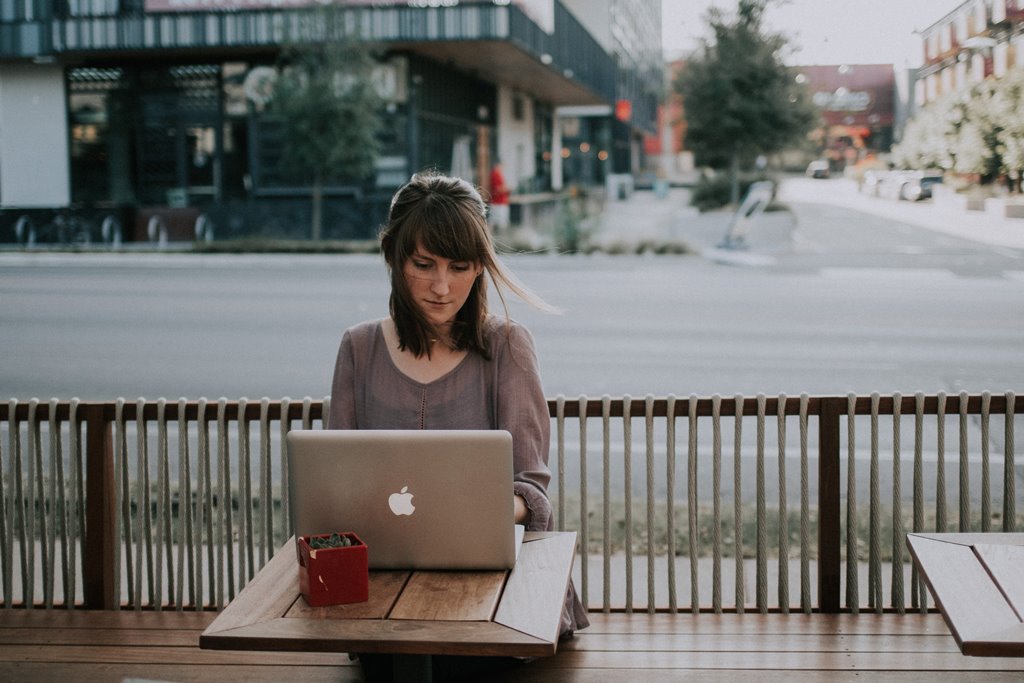 6 Keistimewaan Kamu yang Kerja Freelance, yang Seringnya Dianggap Pengangguran