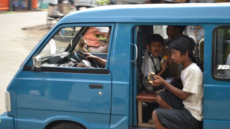 Bangku Angkot Bakal Dirombak dan Hadap Depan Semua. Jadi Makin Nyaman atau Justru Sulit Dibayangkan?