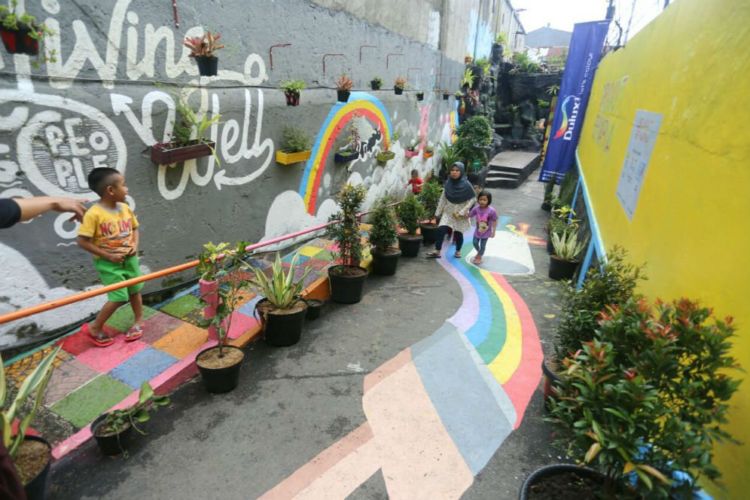 Kampung Cibunut Berwarna, Destinasi Instagramable yang Baru Saja Diresmikan di Bandung!