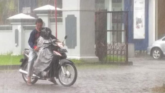 Potret Pengorbanan Ayah yang Selama ini Jarang Kamu Sadari, tapi Mengharukan Sekali