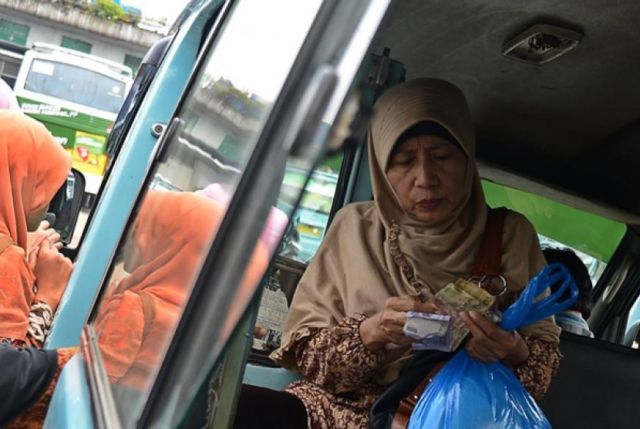 Bangku Angkot Bakal Dirombak dan Hadap Depan Semua. Jadi Makin Nyaman atau Justru Sulit Dibayangkan?