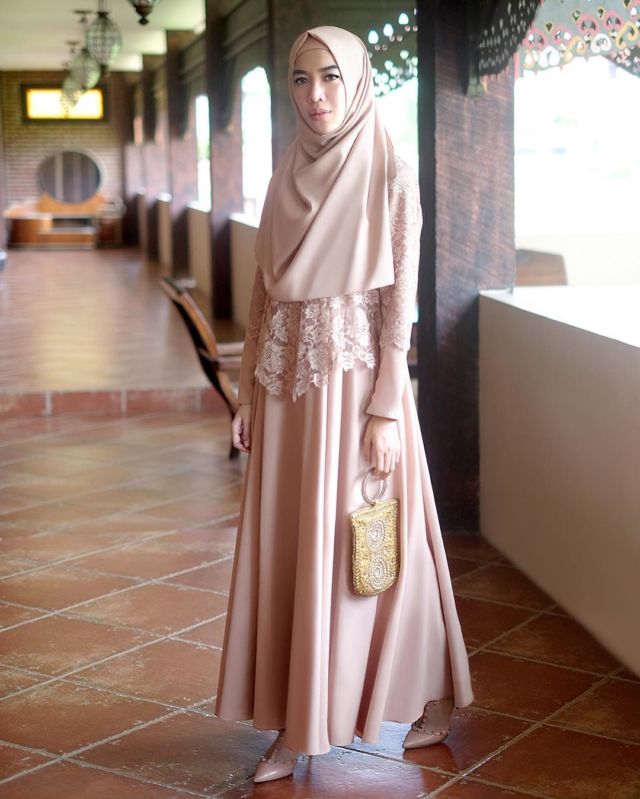 model jilbab kebaya menutup dada