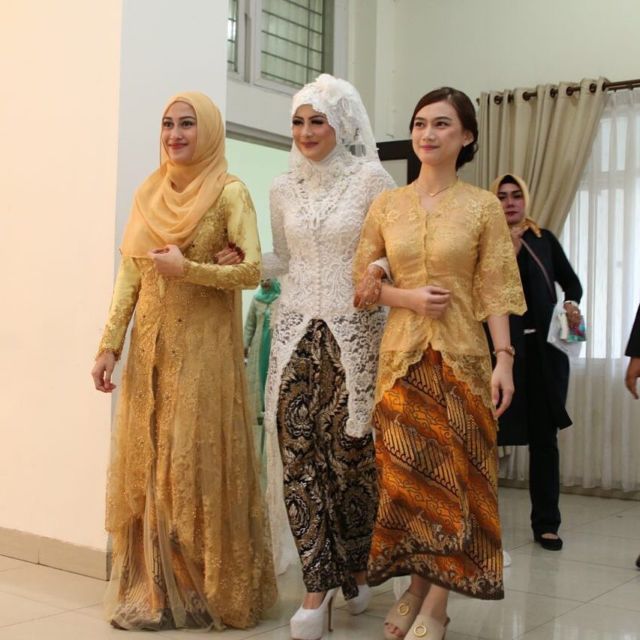 model jilbab kebaya menutup dada