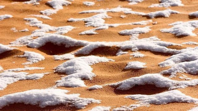 Snow on The Sahara, Gurun Terpanas di Dunia Kembali Diselimuti Salju. Ketiga Kalinya dalam 40 Tahun