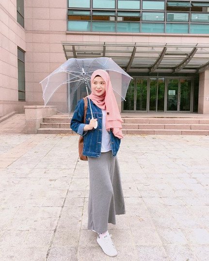 Inspirasi Style Hijab Nuansa Pastel Ala Hijaber Cantik Asal Korea, Ayana Jihye Moon. Manisnya Keterlaluan!