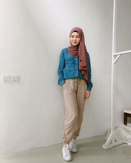 Inspirasi Style Hijab Nuansa Pastel Ala Hijaber Cantik Asal Korea, Ayana Jihye Moon. Manisnya Keterlaluan!