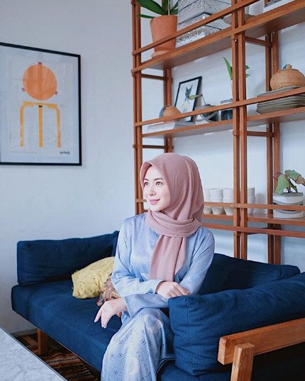 Inspirasi Style Hijab Nuansa Pastel Ala Hijaber Cantik Asal Korea, Ayana Jihye Moon. Manisnya Keterlaluan!