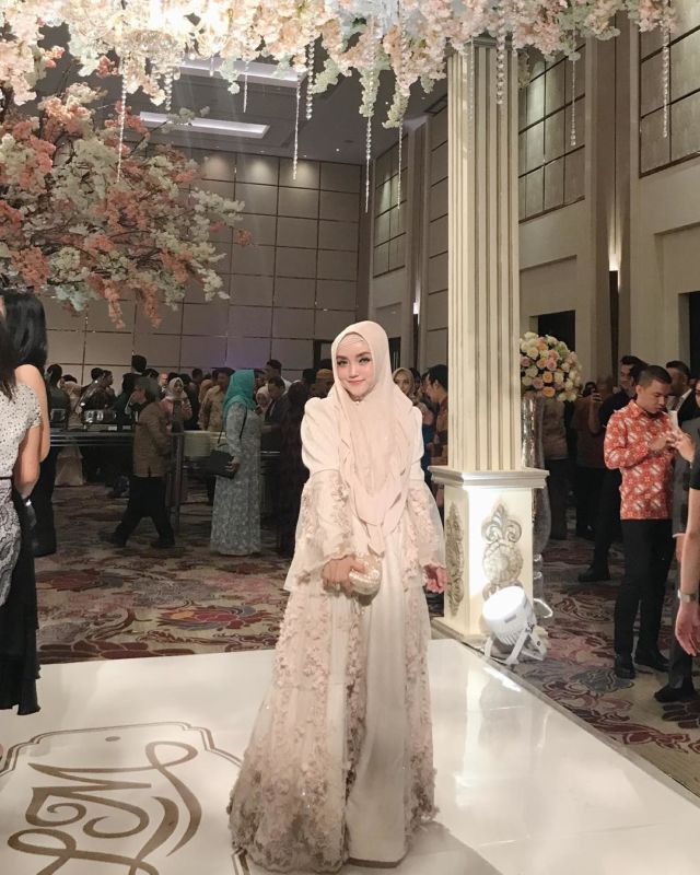 model jilbab kebaya menutup dada