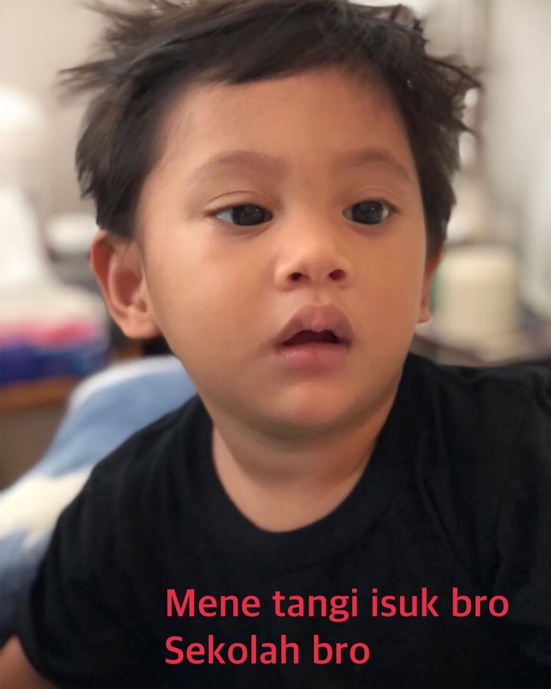 Kocak Abis, Kado Ulang Tahun Kawa 'Cuma' Diramaikan oleh Meme Buatan Warganet. Ekspresinya, GMZ BGT!