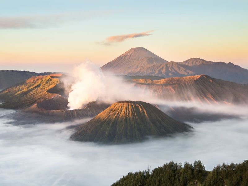 5 Alasan Kenapa Kamu Harus Memilih Indonesia Sebagai Tempat Berlibur Ketimbang ke Luar Negeri