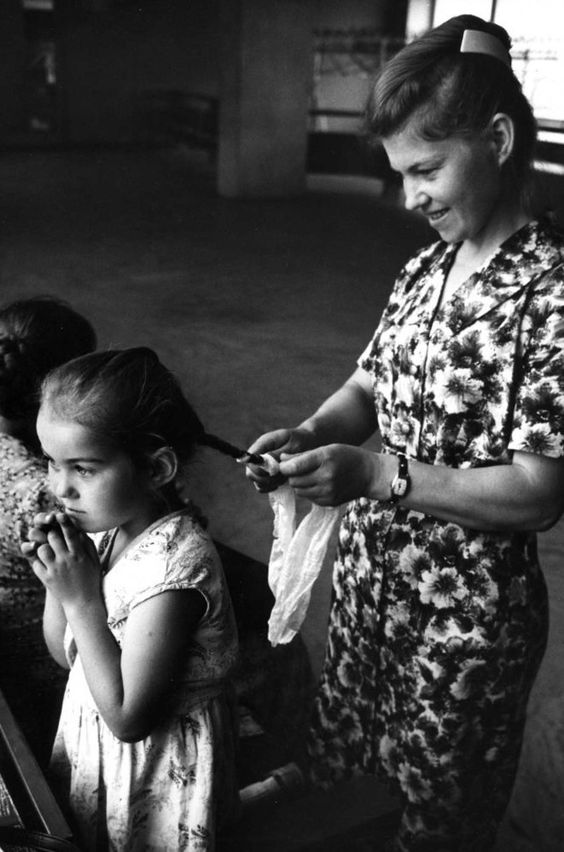 Ikatan rambut ibu memang (terlalu) kuat