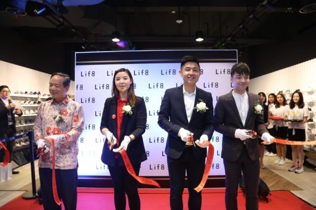 Kini, Life8 - Brand Sepatu Cowok Eksklusif dari Taiwan Hadir di Indonesia. Nggak Bingung Lagi Beliin Buat Pacar!