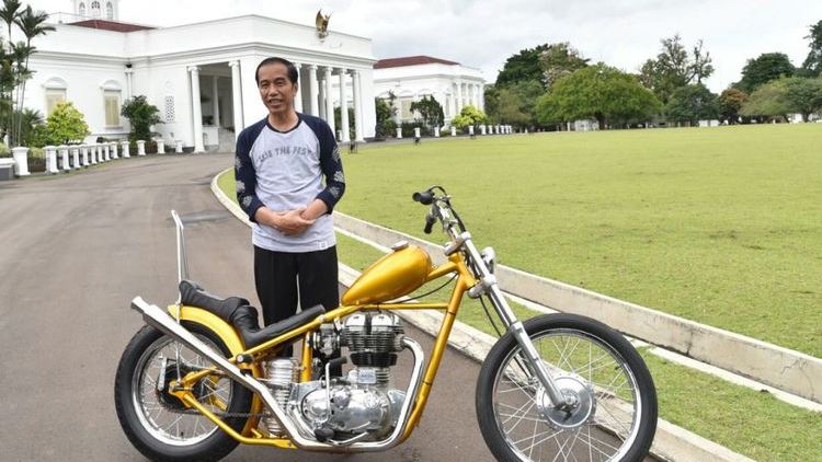 Jokowi Beli Motor Chopper Kece Warna Kuning. Saatnya Indonesia Guncang Dunia Lewat Kreasinya Nih~