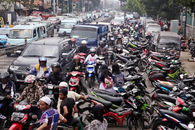 Biar Pacarmu Nggak Ngambek Kayak 'Mpok Alpa', Kasih Tahu Kalau ke Mal Itu Nggak Selalu Asyik