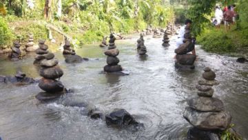 Tumpukan Batu Misterius di Sukabumi Bukan Disebabkan Hal Mistis. Begini Penjelasannya