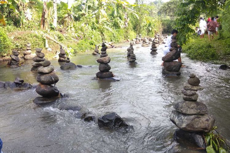 Tumpukan Batu Misterius di Sukabumi Bukan Disebabkan Hal Mistis. Begini Penjelasannya